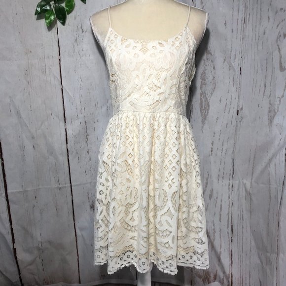 Altar'd State Dresses & Skirts - ALTAR'D STATE SLEEVELESS LACE DRESS SIZE M